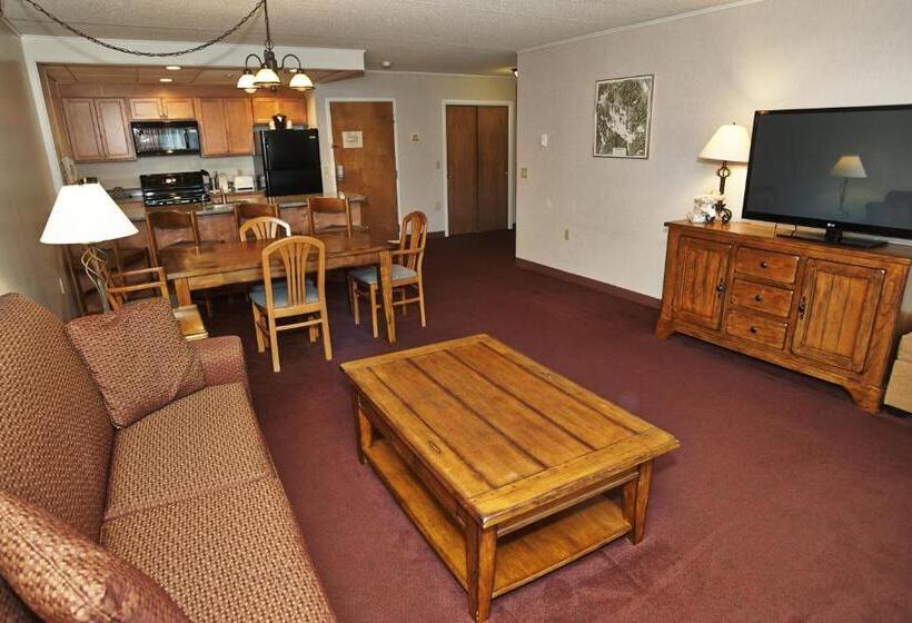 Deluxe Suite King Bed, Fireside Inn & Suites Gilford