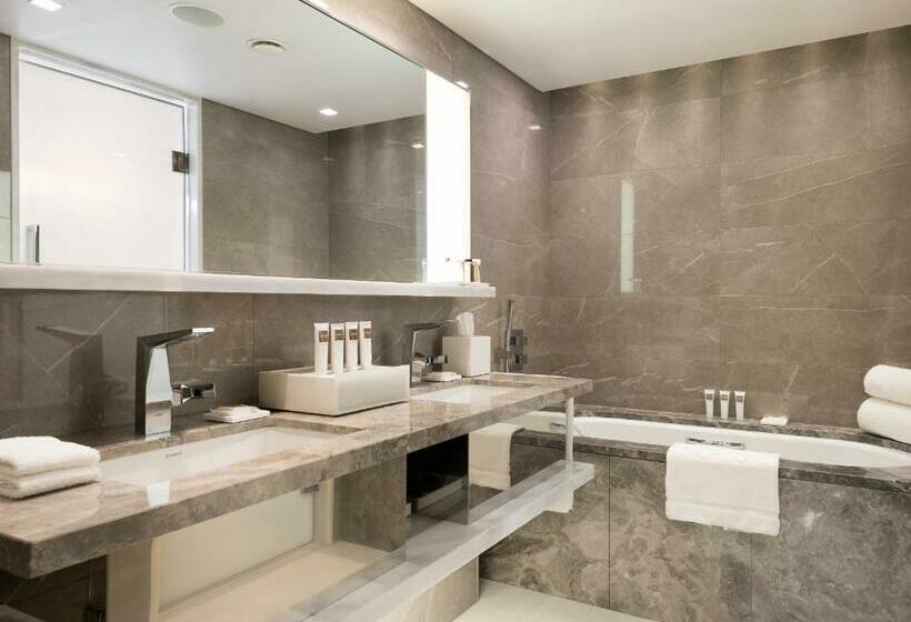 اتاق اجرایی با چشم‌انداز باغ, Swissotel The Bosphorus Istanbul