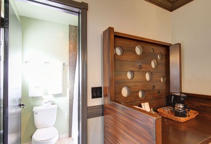 Suite, Caliente Tropics