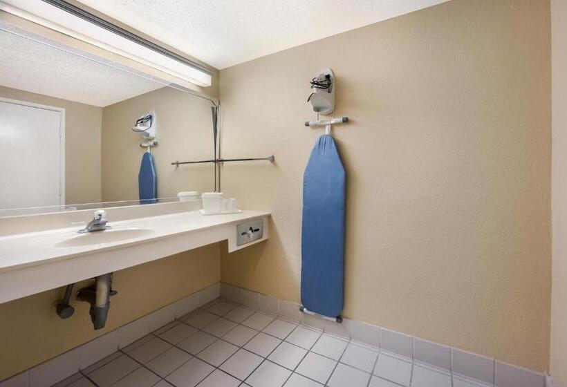 اتاق استاندارد برای معلولان, Knights Inn College Station