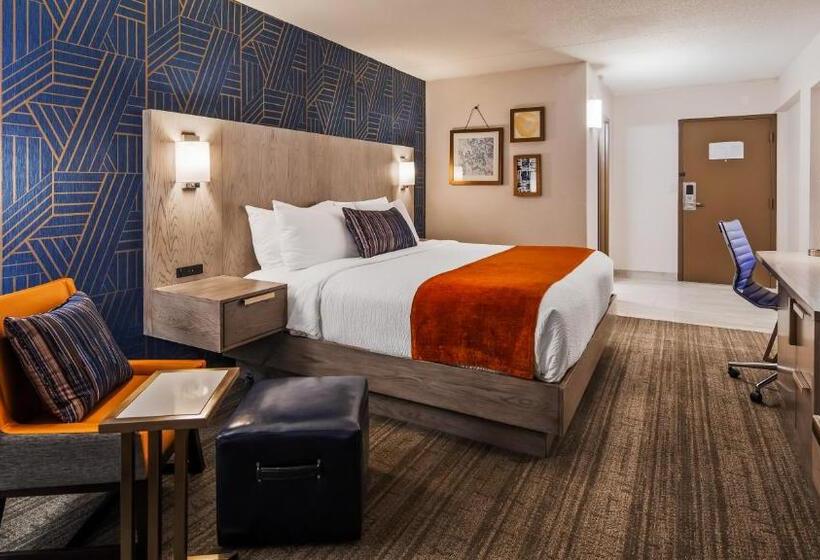 اتاق استاندارد با تخت بزرگ برای معلولان, Best Western Plus Landmark Inn