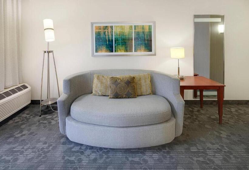 스위트 킹사이즈 침대, Courtyard By Marriott Atlanta Windy Hill/ballpark