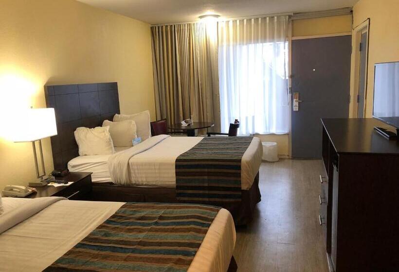 Номер Стандарт 2 Двуспальные Кровати, Days Inn By Wyndham Natchez