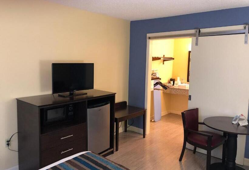 Номер Deluxe Адаптированный для Инвалидов, Days Inn By Wyndham Natchez