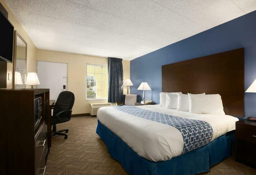 스탠다드 룸 킹사이즈 침대, Days Inn & Suites By Wyndham Cherry Hill  Philadelphia