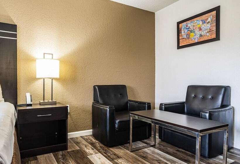 Номер Стандарт, Econo Lodge Cleveland Southeast  Kent