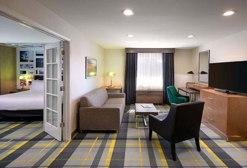 سوییت, The Wayfarer San Luis Obispo, Tapestry Collection By Hilton