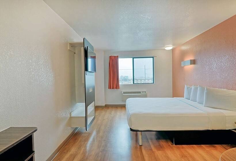 장애인을 위한 스탠다드 룸, Motel 6 Los Angeles, Ca   Los Angeles   Lax