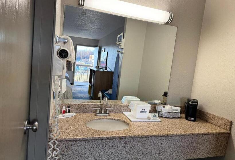 Номер Deluxe, Days Inn By Wyndham Cloverdale Greencastle