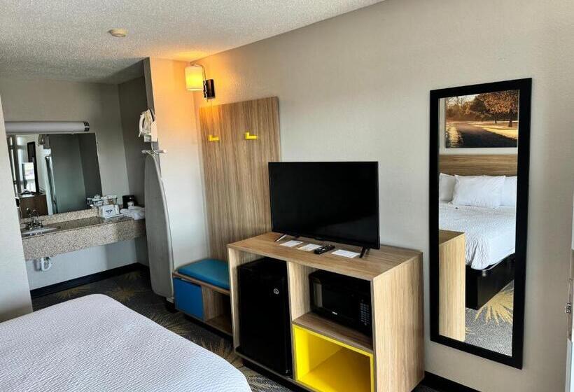 Номер Стандарт, Days Inn By Wyndham Cloverdale Greencastle