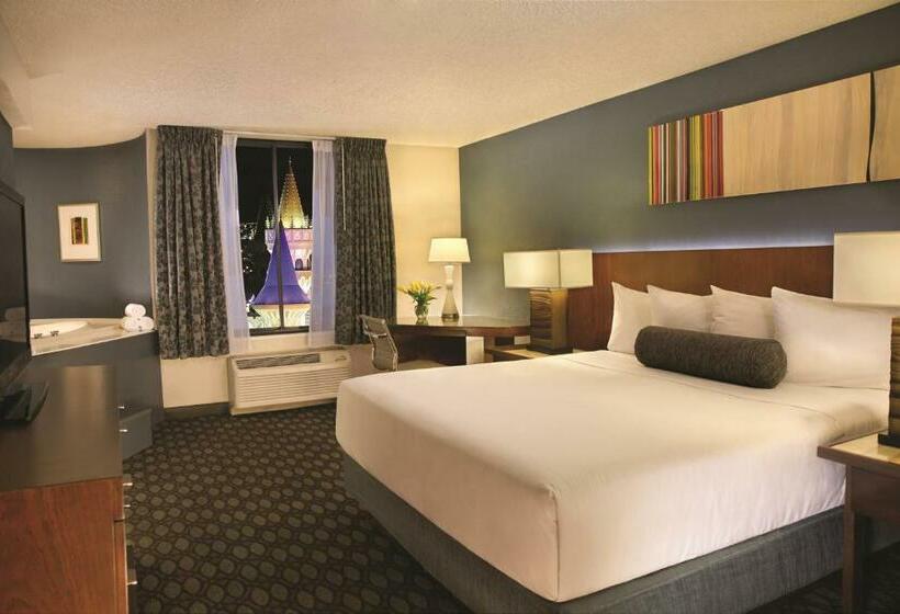 اتاق رویال, Excalibur Hotel & Casino