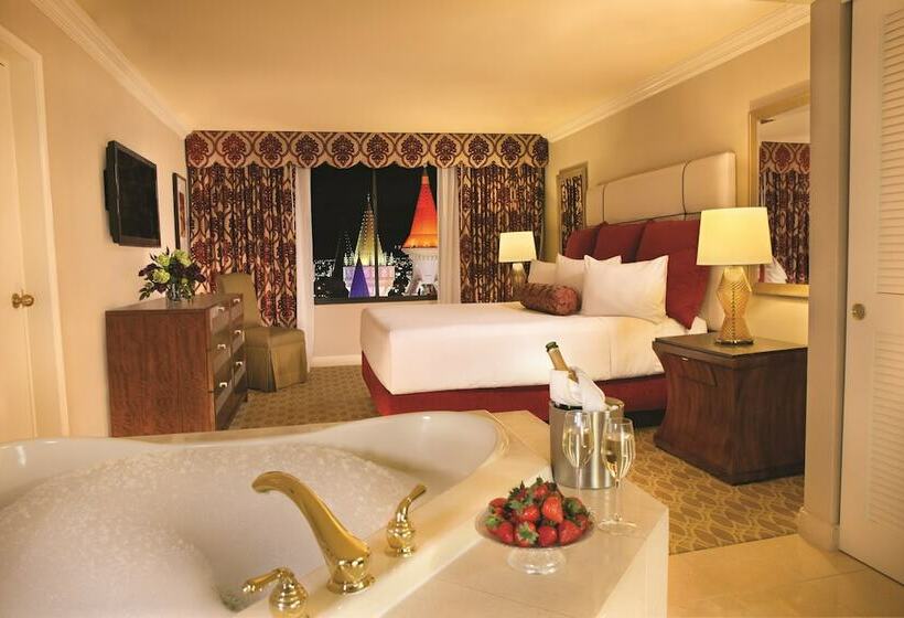 سوئیت رویال, Excalibur Hotel & Casino