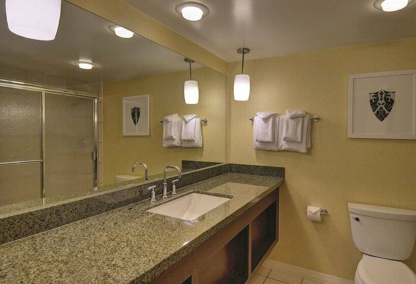 اتاق استاندارد با تخت دو نفره بزرگ, Excalibur Hotel & Casino