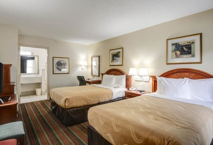 اتاق استاندارد با 2 تخت دوبل, Quality Inn & Suites Biltmore East