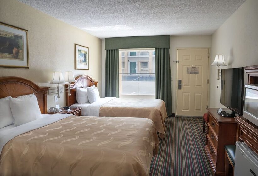 اتاق استاندارد با 2 تخت دوبل, Quality Inn & Suites Biltmore East