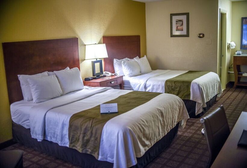 Номер Стандарт 2 Двуспальные Кровати, Quality Inn & Suites Northampton Amherst