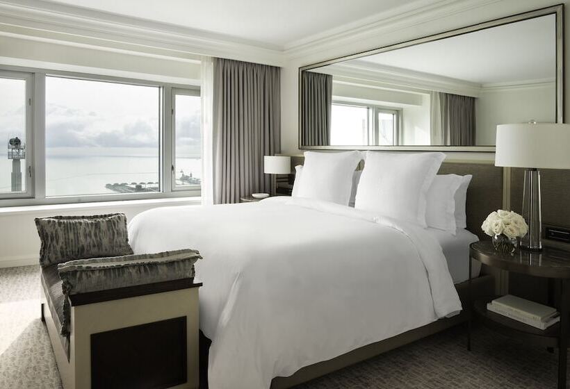جناح لذوى الاحتياجات الخاصة, Four Seasons  Chicago