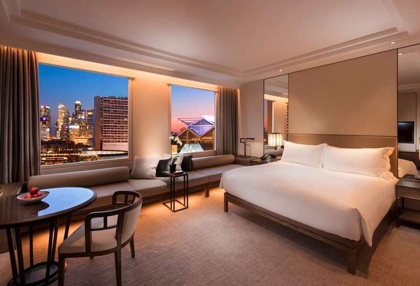 اتاق لوکس با تخت بزرگ, Hilton Cincinnati Airport