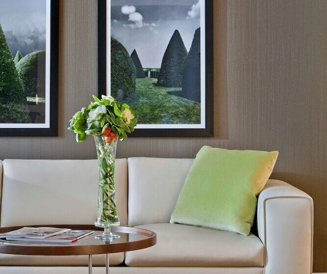 سوییت اجرایی, The Logan Philadelphia Curio Collection By Hilton