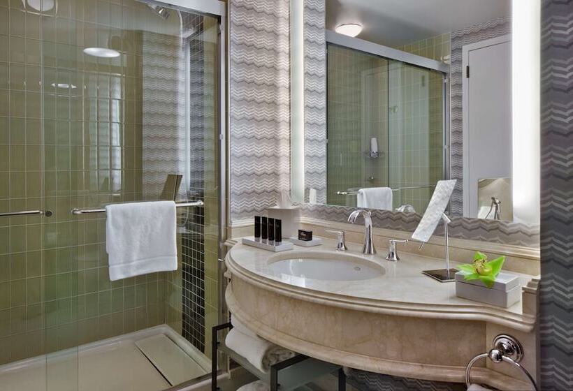 اتاق سوپریور برای معلولان, The Logan Philadelphia Curio Collection By Hilton