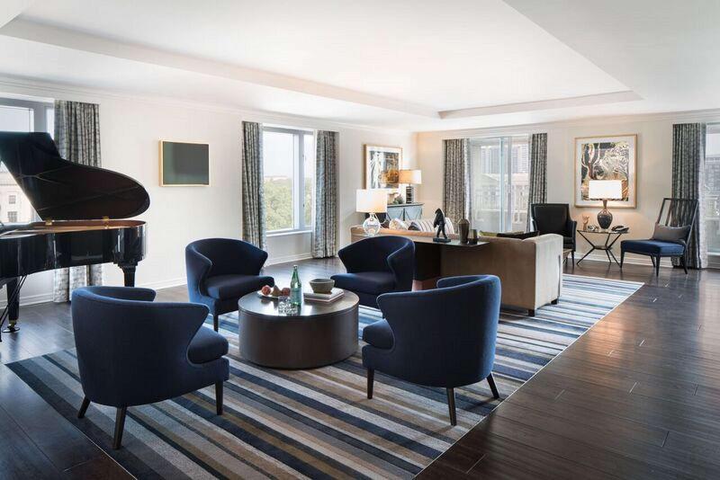 سوئیت با تخت بزرگ, The Logan Philadelphia Curio Collection By Hilton