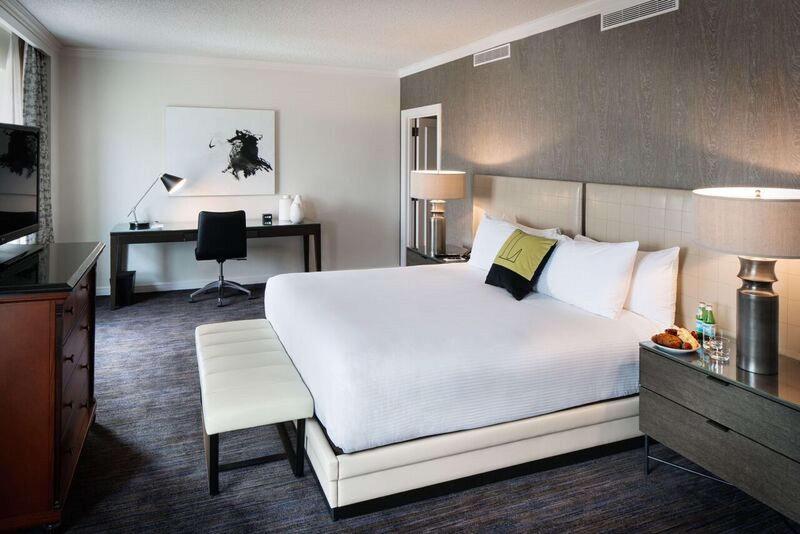 سوئیت با تخت بزرگ, The Logan Philadelphia Curio Collection By Hilton