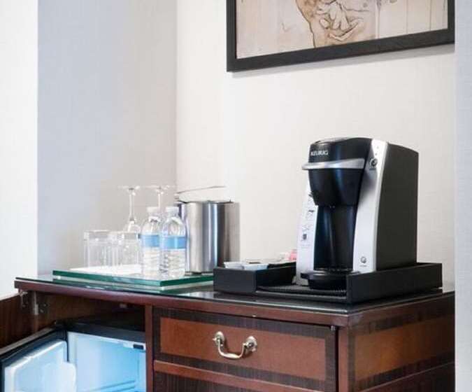 سوئیت با تخت بزرگ, The Logan Philadelphia Curio Collection By Hilton