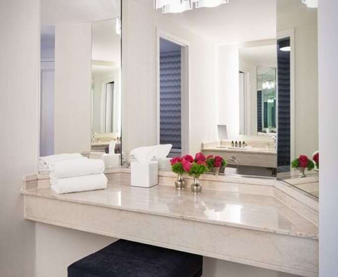 سوئیت با تخت بزرگ, The Logan Philadelphia Curio Collection By Hilton