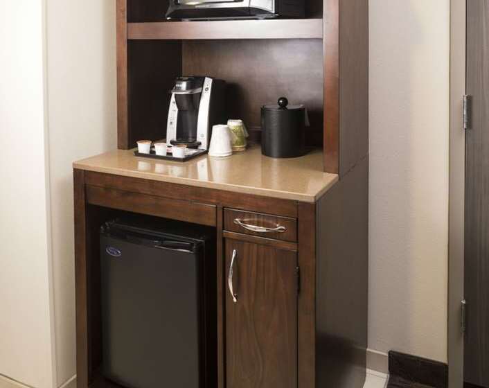 سوئیت با تخت بزرگ, The Logan Philadelphia Curio Collection By Hilton