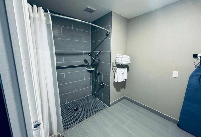 Номер Стандарт Адаптированный для Инвалидов, Surestay By Best Western Fresno Central