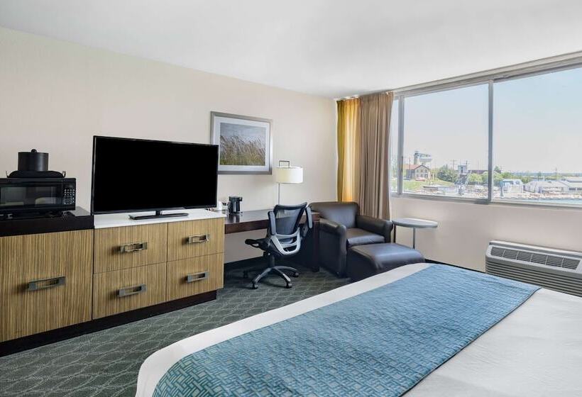 Номер Стандарт Двуспальная Кровать Адаптированный для Инвалидов, Wyndham Garden Kenosha Harborside