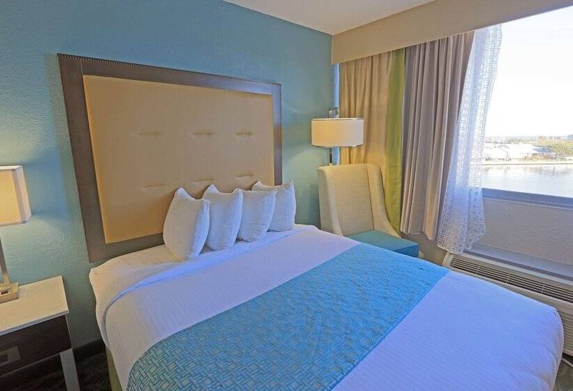 Номер Стандарт Двуспальная Кровать Адаптированный для Инвалидов, Wyndham Garden Kenosha Harborside