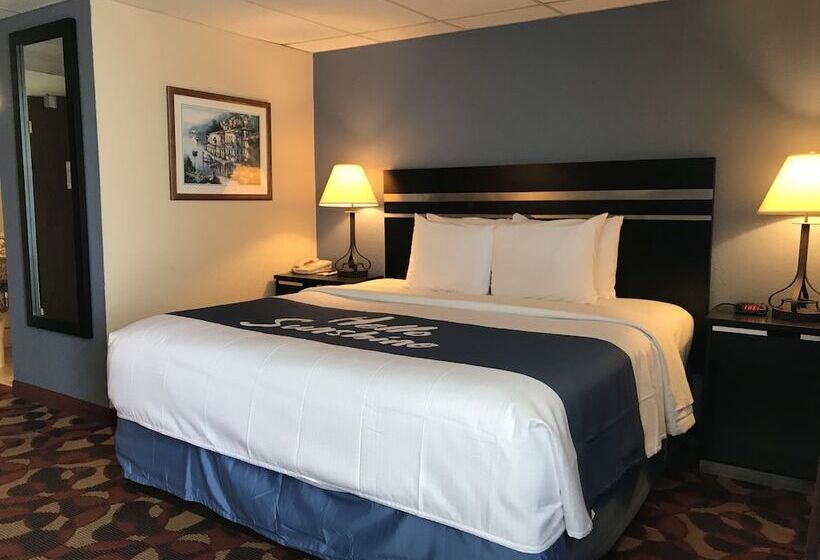 Люкс, Days Inn By Wyndham Carlisle North