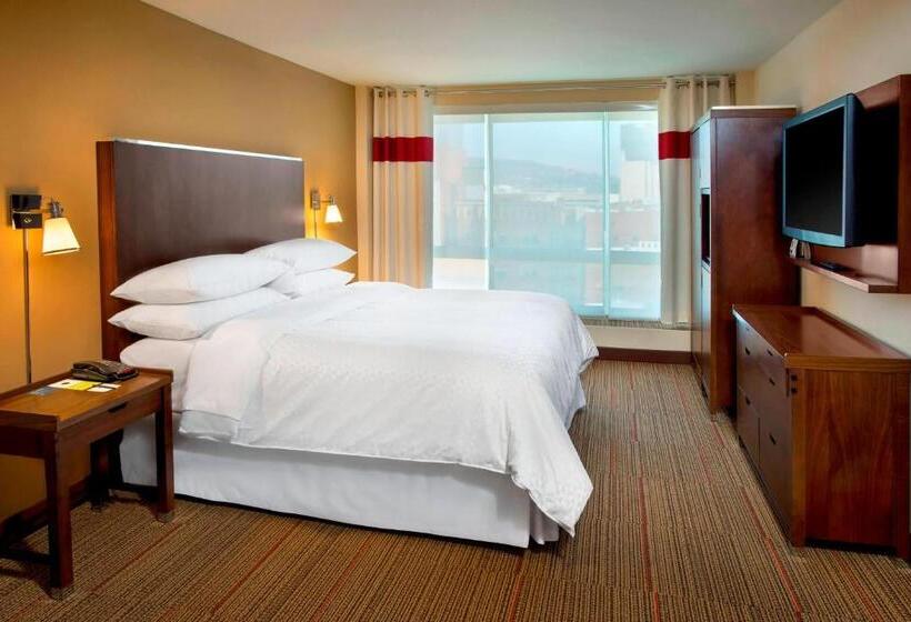 带大床的套房, Four Points By Sheraton Charleston