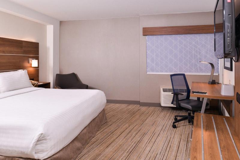 스탠다드 룸 킹사이즈 침대, Holiday Inn Express Walnut Creek, An Ihg
