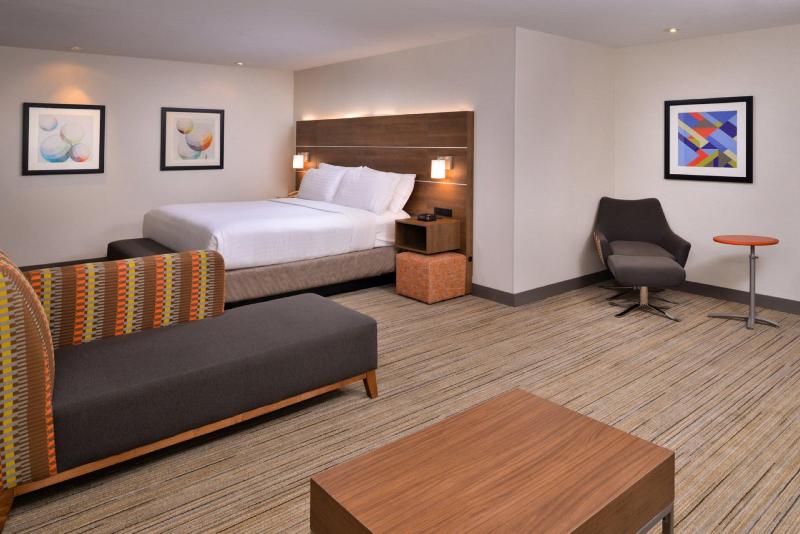 스위트 킹사이즈 침대, Holiday Inn Express Walnut Creek, An Ihg