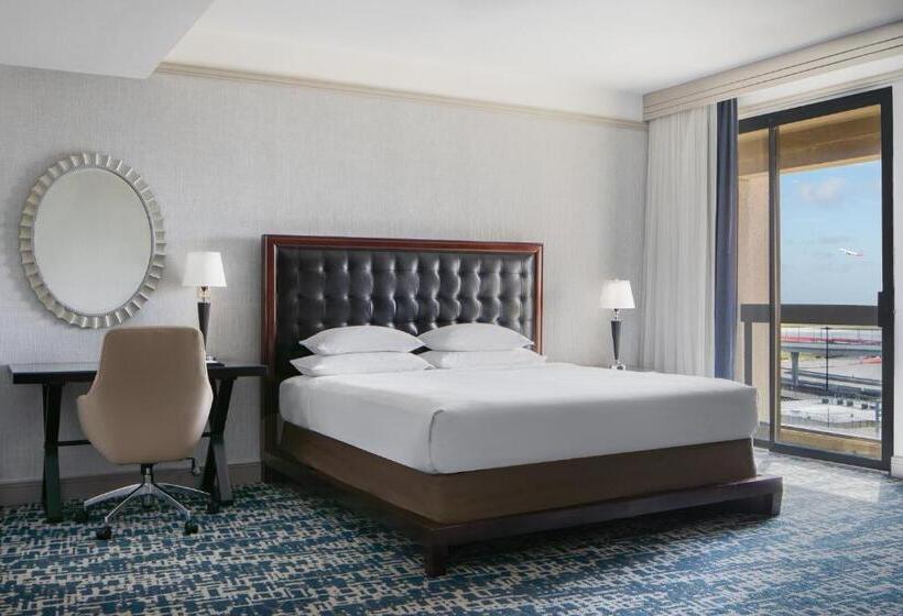 سوییت, Hyatt Regency Dfw International Airport