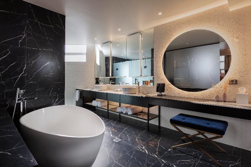 غرفة قياسية سرير كينج لذوى الإحتياجات الخاصة, Hyatt Regency Newport Beach