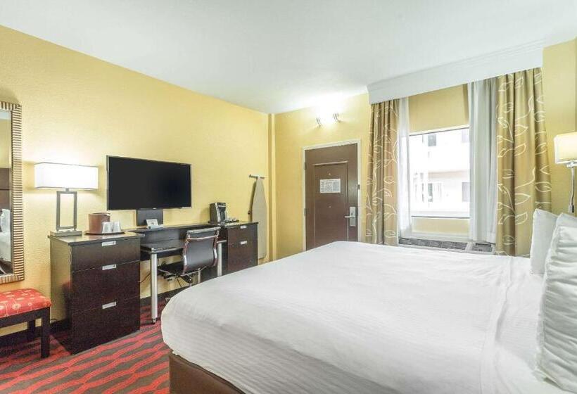 Quarto Clássico Cama King, Inn At The Peachtrees, Ascend Hotel Collection