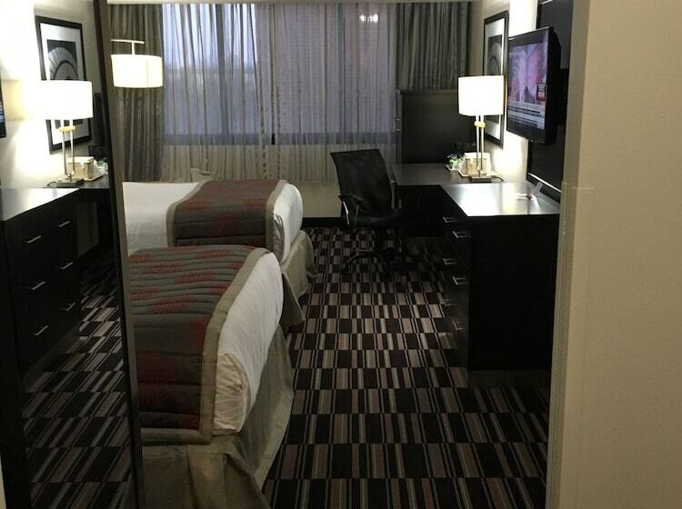 اتاق استاندارد با 2 تخت دوبل, Ramada Plaza By Wyndham Charlotte South End Airport