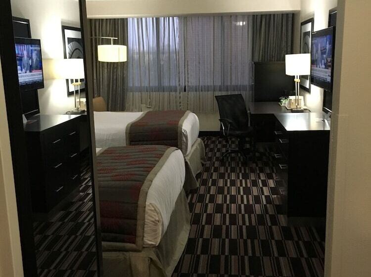 اتاق استاندارد با 2 تخت دوبل, Ramada Plaza By Wyndham Charlotte South End Airport