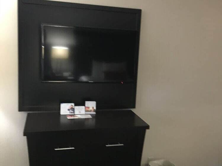 اتاق استاندارد با 2 تخت دوبل, Ramada Plaza By Wyndham Charlotte South End Airport