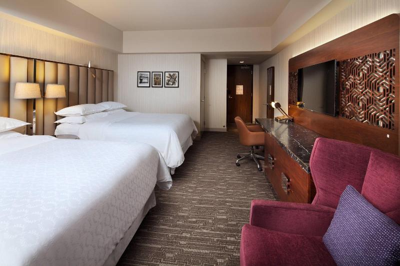 Номер Клуб, Sheraton Grand Los Angeles