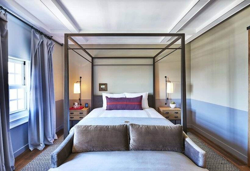 高级大房间, The Hollywood Roosevelt