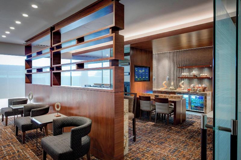 اتاق کلاب, Houston Airport Marriott At George Bush Intercontinental