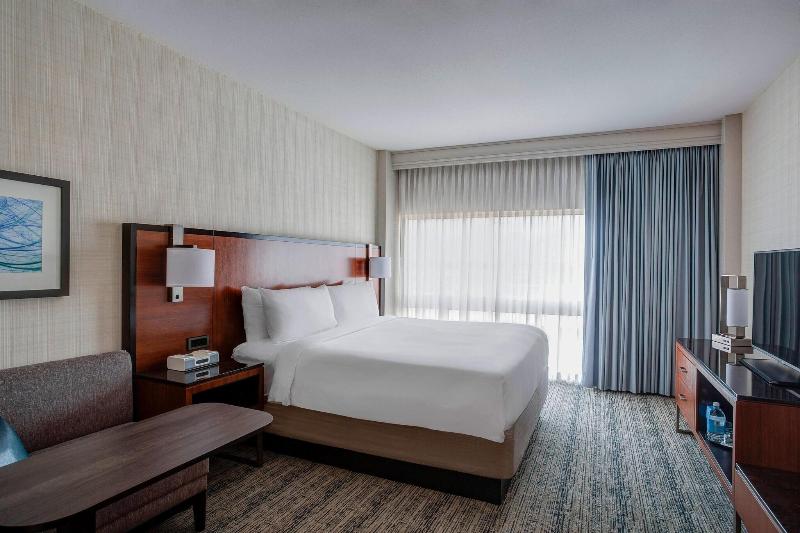 اتاق کلاب, Houston Airport Marriott At George Bush Intercontinental