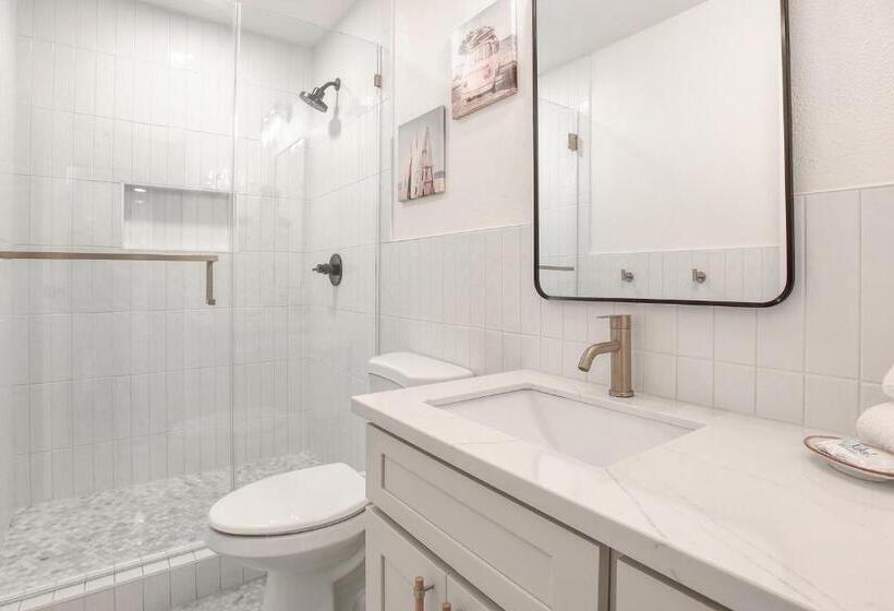 استودیوی استاندارد, Kihei Bay Surf 236
