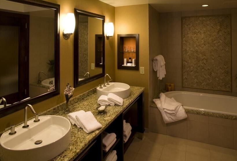 Люкс Кровать Кинг, Mount Airy Casino Resort   Adults Only 21 Plus