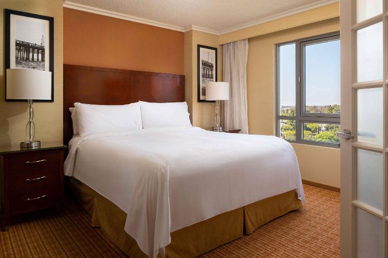Люкс Кровать Кинг, Newport Beach Marriott Bayview