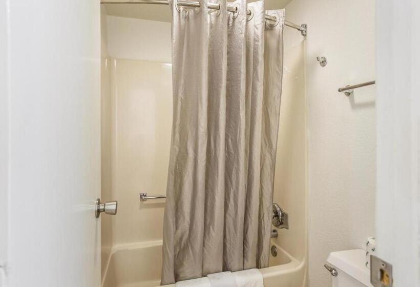 اتاق استاندارد, Econo Lodge University